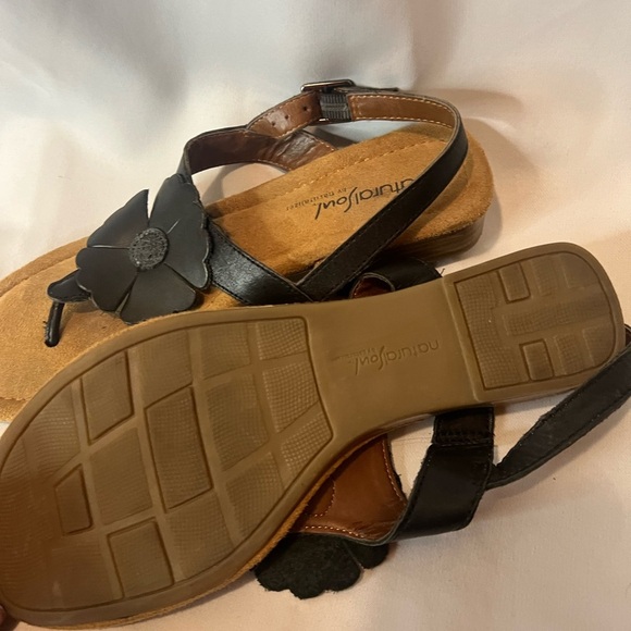 Naturalizer Black and Tan Womens Sandals - Picture 3 of 5